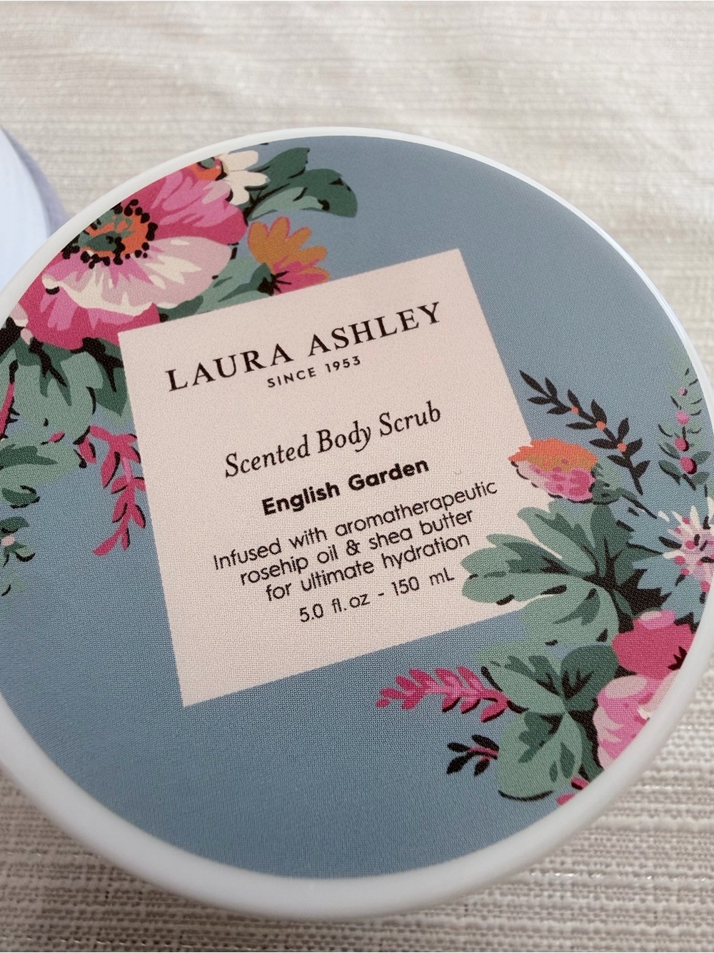 Pick One Laura Ashley Body Scrub - vanilla, lavender, English garden - Picture 2 of 4